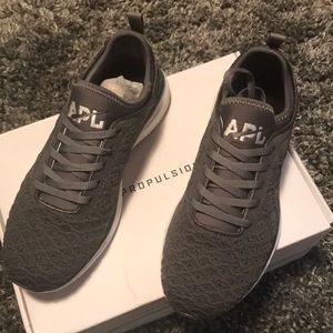 APL Techloom Phantom W in Gunmetal